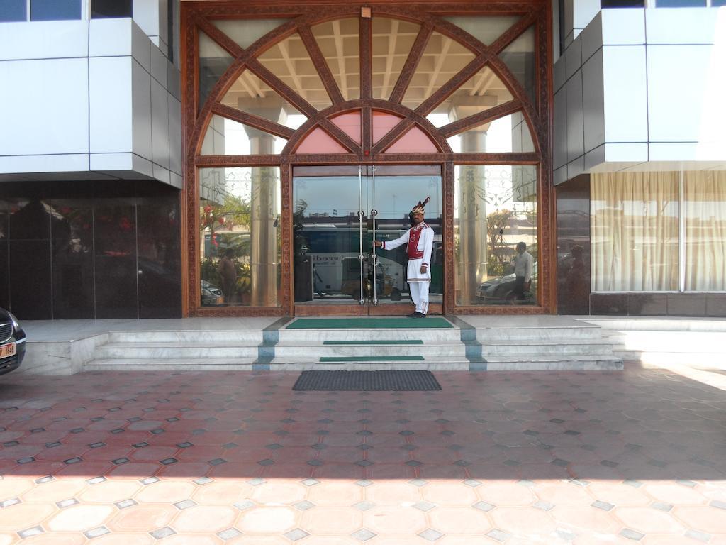 Hotel Plr Grand Tirupati Exterior photo