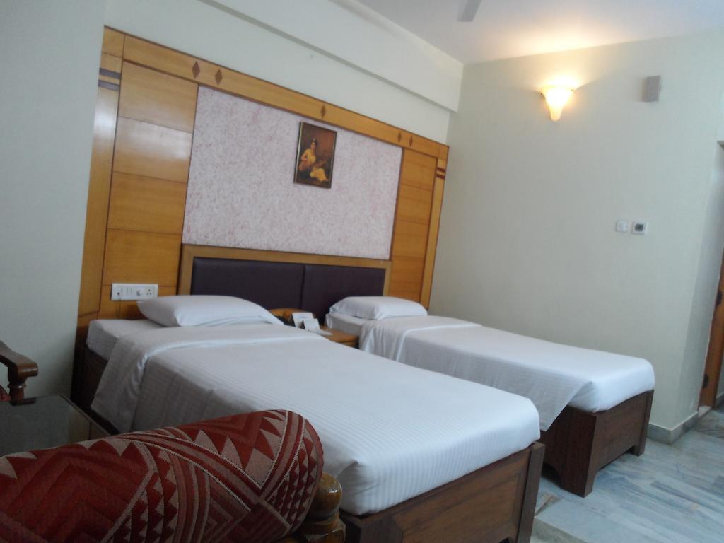 Hotel Plr Grand Tirupati Exterior photo