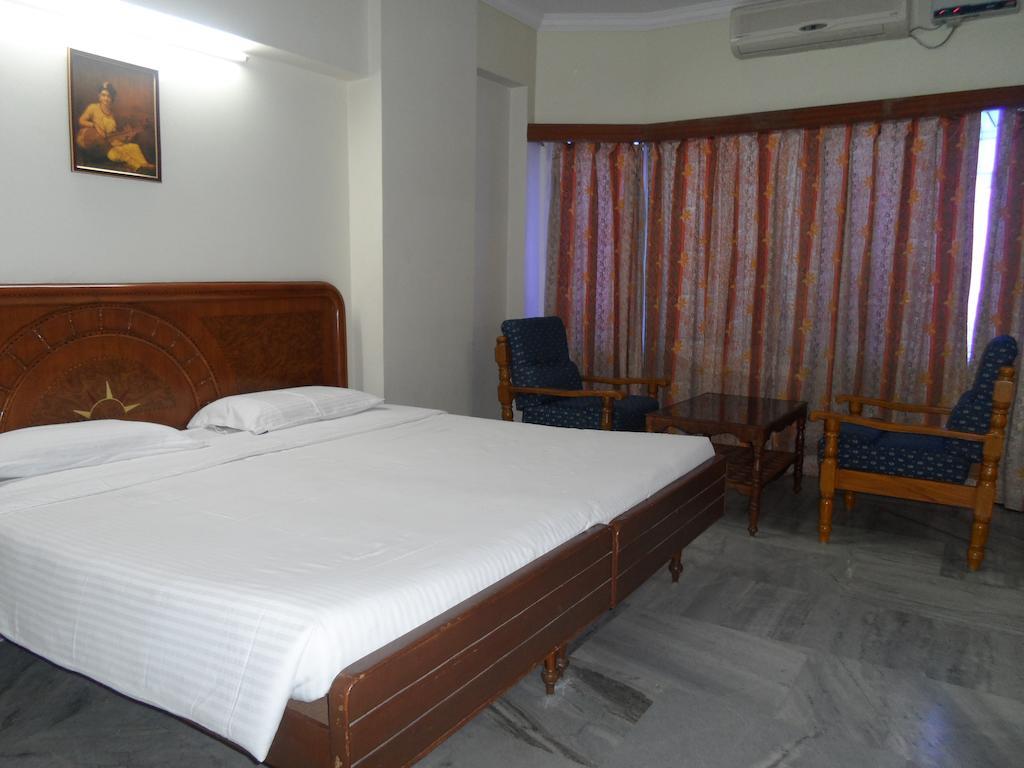 Hotel Plr Grand Tirupati Exterior photo