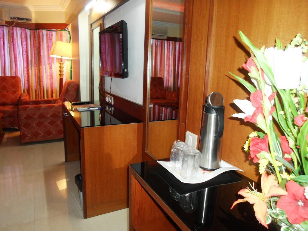 Hotel Plr Grand Tirupati Exterior photo