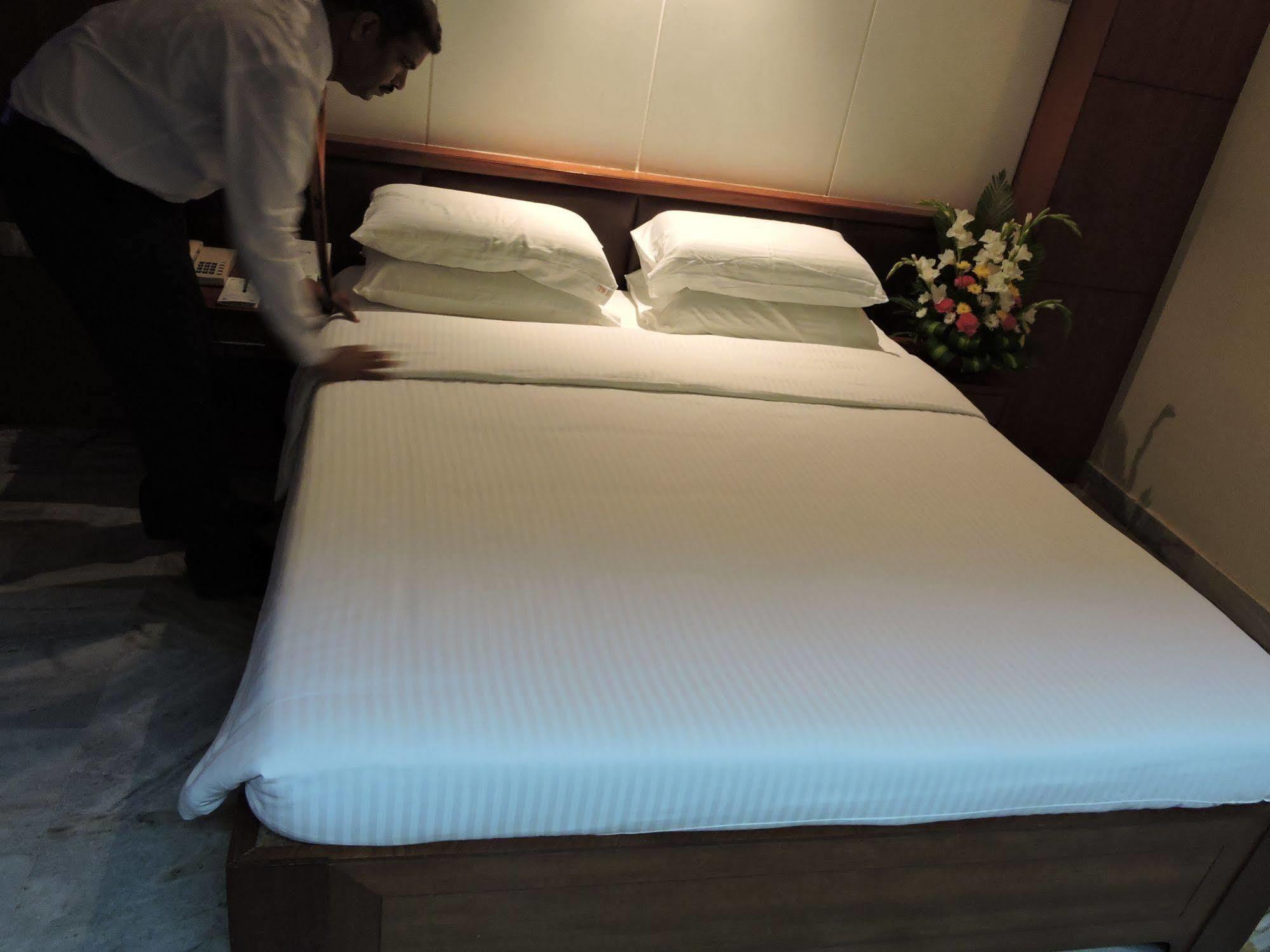 Hotel Plr Grand Tirupati Exterior photo